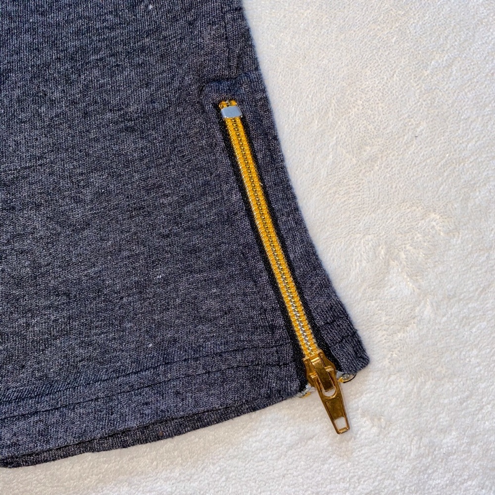 Stylish Patch Top - Picture 4 of 5